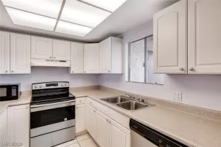 Photo #4: 2059990 Listing