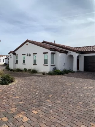 Photo #5: 2059994 Listing 