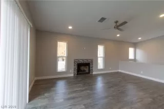 Photo #5: 2059998 Listing