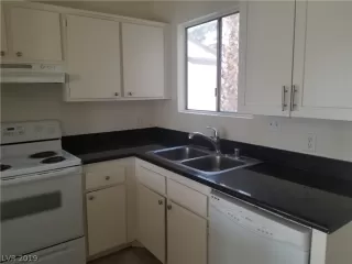 Photo #6: 2060041 Listing 