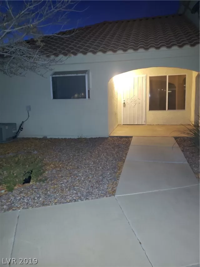 MLS: 2060128 Condo For Sale