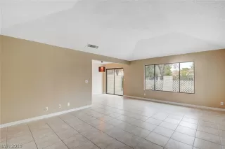 Photo #3: 2060144 Listing