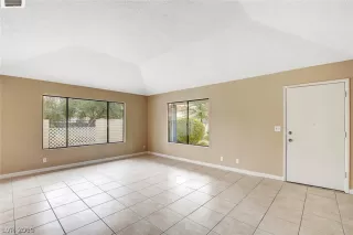 Photo #4: 2060144 Listing