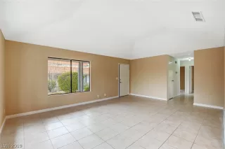 Photo #5: 2060144 Listing