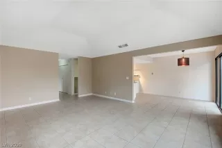 Photo #6: 2060144 Listing