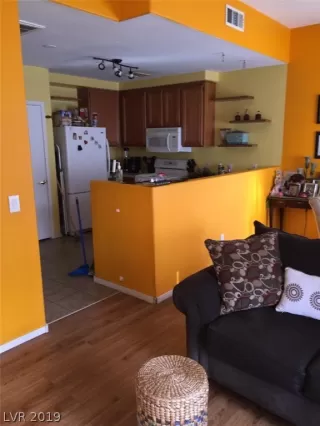 Photo #6: 2060183 Listing