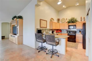 Photo #5: 2060266 Listing