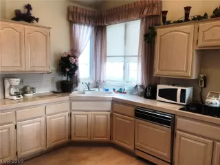 Photo #5: 2060302 Listing 