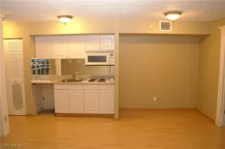 Photo #3: 2060328 Listing