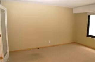 Photo #5: 2060328 Listing