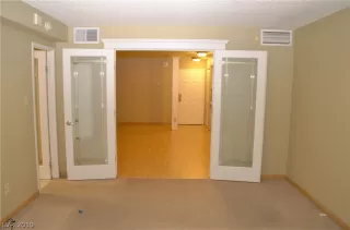 Photo #6: 2060328 Listing