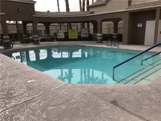 Photo #3: 2060396 Listing