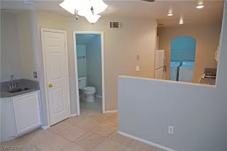 Photo #6: 2060457 Listing