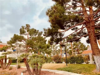 Photo #5: 2060469 Listing