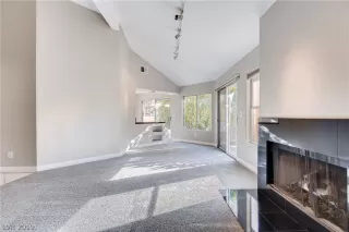 Photo #4: 2060501 Listing