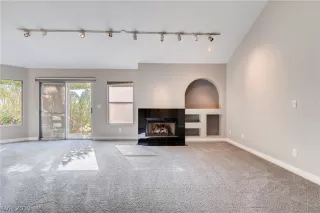 Photo #6: 2060501 Listing