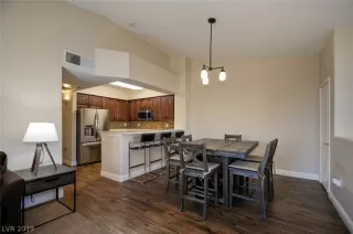 Photo #4: 2060510 Listing