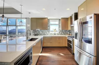 Photo #3: 2060598 Listing