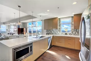 Photo #4: 2060598 Listing