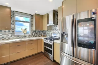 Photo #5: 2060598 Listing