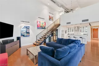 Photo #5: 2060612 Listing 