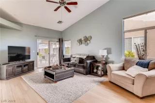 Photo #4: 2060753 Listing