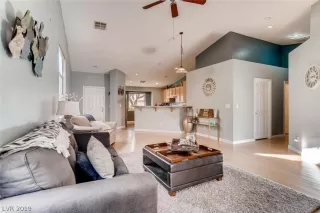 Photo #6: 2060753 Listing