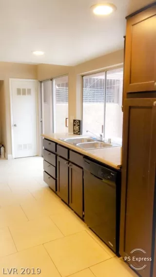 Photo #5: 2060782 Listing 