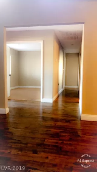 Photo #6: 2060782 Listing 