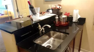 Photo #4: 2060808 Listing