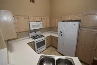 Photo #3: 2060851 Listing 