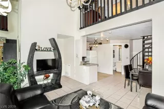 Photo #2: 2060939 Listing