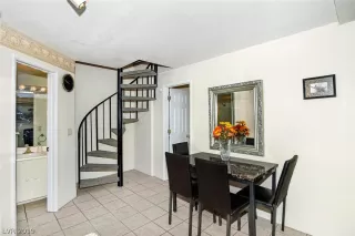 Photo #4: 2060939 Listing