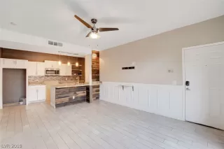 Photo #4: 2060960 Listing