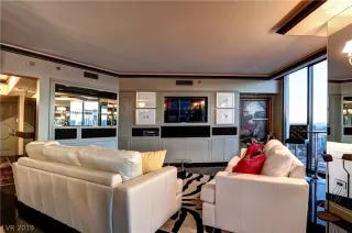 Photo #3: 2060970 Listing