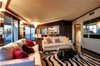 Photo #4: 2060970 Listing