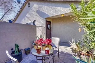 Photo #1: 2060981 Listing 