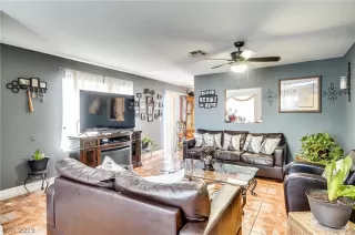 Photo #5: 2060981 Listing 