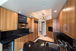 Photo #4: 2060997 Listing 