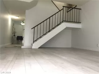 Photo #1: 2061022 Listing 