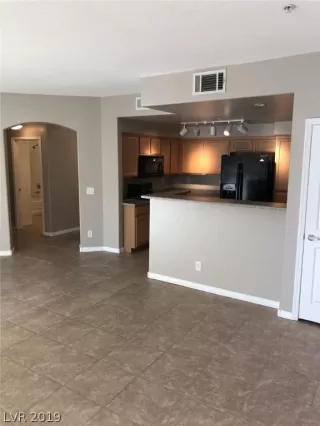 Photo #1: 2061084 Listing 