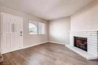 Photo #5: 2061139 Listing