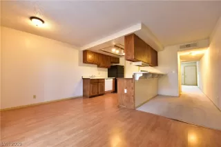 Photo #6: 2061294 Listing 