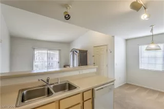 Photo #6: 2061344 Listing