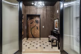 Photo #1: 2061367 Listing