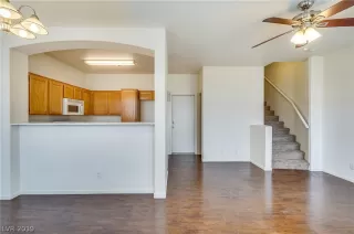 Photo #2: 2061380 Listing