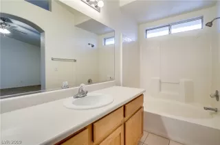 Photo #3: 2061380 Listing