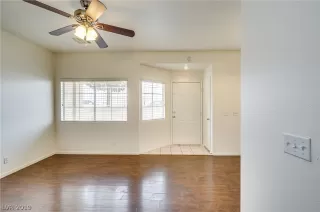 Photo #5: 2061380 Listing