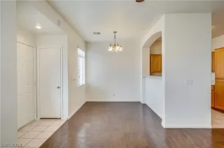 Photo #6: 2061380 Listing