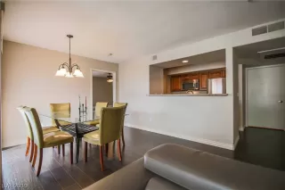 Photo #5: 2061404 Listing